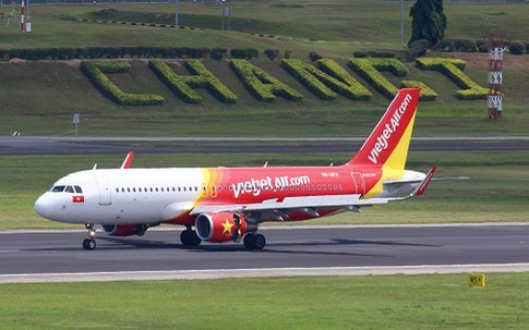 Mừng kỷ niệm "chuyến bay nụ cười" đến Singapore, Vietjet tặng 10.000 vé bay chỉ từ 0 đồng