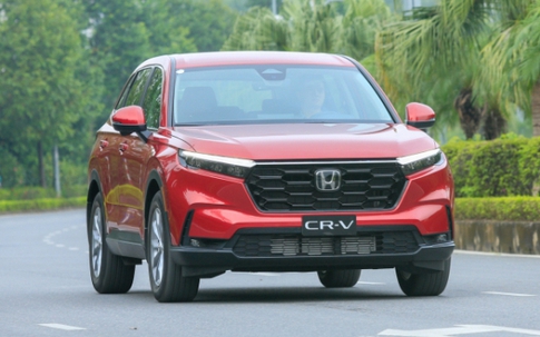 Giá Honda CR-V lăn bánh mới nhất đang kèm ưu đãi, áp đảo Mazda CX-5 và Hyundai Tucson