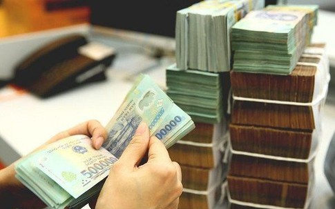 Lãi suất kỳ hạn 12 tháng lên tới 7,7%: Gửi 800 triệu đồng có lãi cao nhất là bao nhiêu?