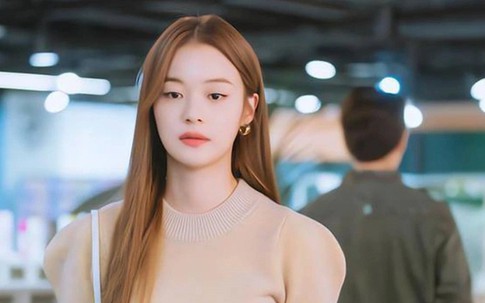 Chồng đòi đổi xe ô tô sang loại gần 2 tỷ, vợ gục ngã khi đọc một tin nhắn