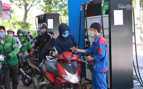Giá xăng dầu đồng loạt tăng từ 15h hôm nay (20/6), mức tăng cao nhất là 720 đồng/lít