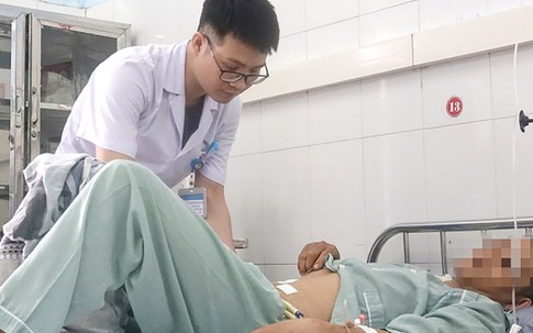 Người đàn ông vỡ bàng quang sau khi uống bia