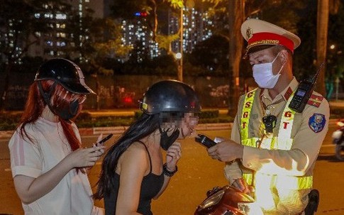 Chưa nộp phạt vi phạm giao thông, tài xế có được cấp, đổi giấy phép lái xe?