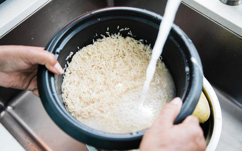 Không vo gạo trước khi nấu có an toàn?