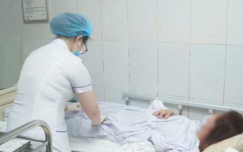 Người phụ nữ 46 tuổi ở Hà Nội sốc phản vệ nguy kịch sau khi tiêm chất làm trắng da tại spa