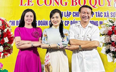 NSND Nguyễn Hải chúc mừng Mrs Earth Vietnam 2024 Vũ Hoa 'lên chức'