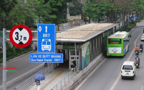 Hà Nội: Sẽ xén vỉa hè, dải phân cách dọc tuyến buýt nhanh BRT để giảm thiểu ùn tắc