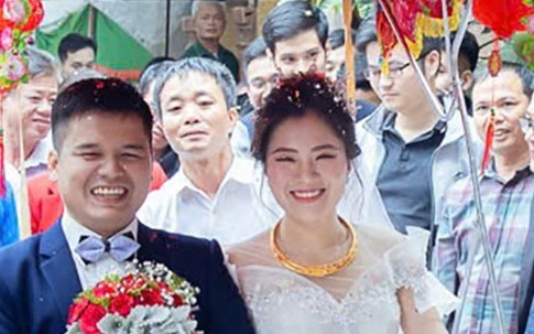 Vượt qua rào cản lấy anh hàng xóm, cô nhân viên ngân hàng nhận kết ngọt