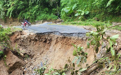 Sạt lở vùi lấp nhà dân ở Hà Giang, 3 người thương vong