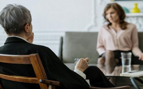 Muốn tố cáo chồng ngoại tình, thu thập bằng chứng thế nào cho đúng?