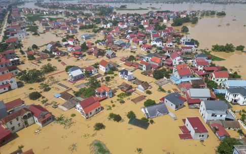 Tin sáng 11/10: Đưa đoàn tàu 300 tấn ngăn lũ cuốn trôi cầu đường sắt Bắc Giang; cụ bà 75 tuổi suýt mất 300 triệu đồng vì lừa đảo