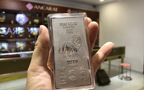 Giá bạc ngày 11/10: Sau phiên tăng mạnh, bạc trong nước rớt thảm hơn 1 triệu đồng/kg