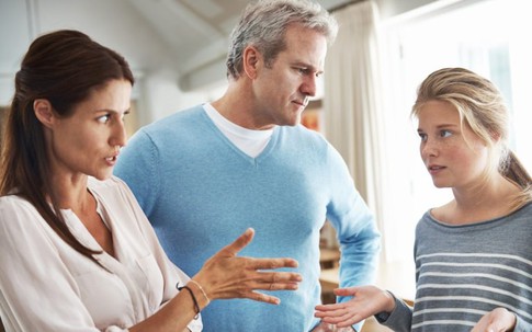 Vì sao bạn không nên kể chuyện trong nhà với người khác?: 3 điều cần nhớ nếu không muốn 'nát nhà'