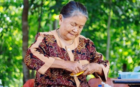 Vài tháng không ăn cơm chung, vợ chồng giật mình sau câu nói của cô giúp việc