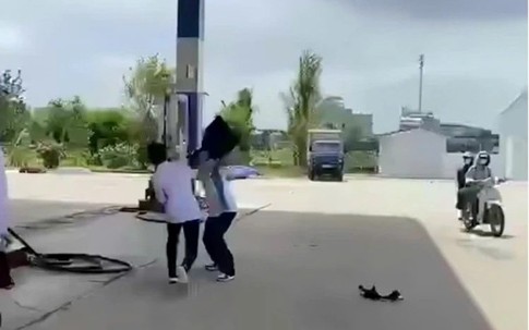 Diễn biến mới nhất vụ nam sinh lớp 12 bị bạn học cùng trường đâm tử vong