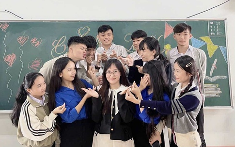 Cô giáo gen Z sáng tạo cách trả bài độc lạ, học sinh thích thú như chơi 'túi mù'