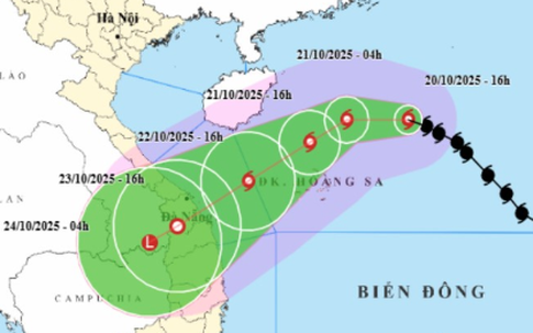 Tin bão mới nhất: Bão số 12 đổi hướng khó lường, miền Trung hứng mưa lớn