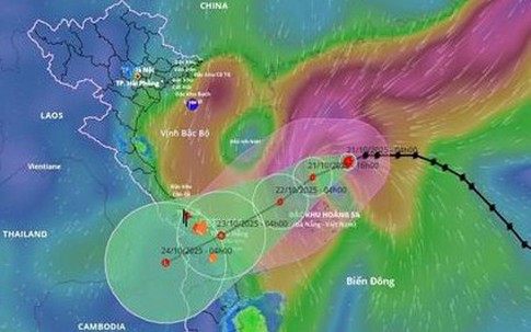 Tin bão mới nhất: Bão số 12 giật cấp 12 áp sát miền Trung, nơi nào tâm điểm mưa to?