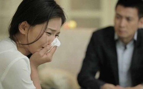 Chưa kịp vui khi được chồng tặng vàng nhân ngày 20/10, tôi sốc nặng khi biết lý do