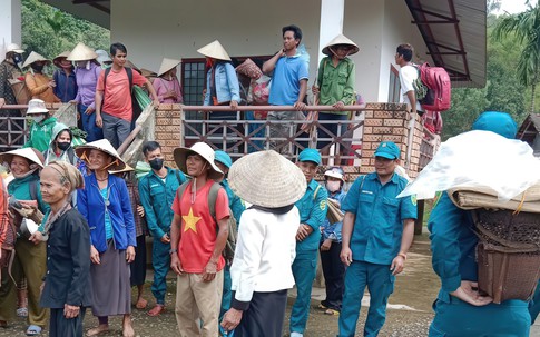 Tin sáng 22/10: Núi nứt toác trước bão số 12, sơ tán khẩn cấp 216 người; xuất hiện thủ đoạn lừa đảo nhắm đến những người thích đọc trộm tin nhắn của chồng