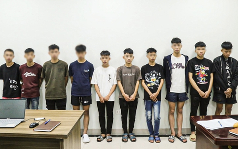 Tạm giữ 20 thanh thiếu niên mang hung khí, đua xe náo loạn trung tâm Bắc Ninh
