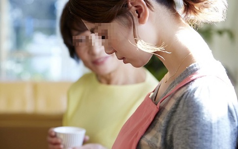 Mẹ chồng nhất quyết không cho tôi về ngoại ở cữ vì lý do khó chấp nhận