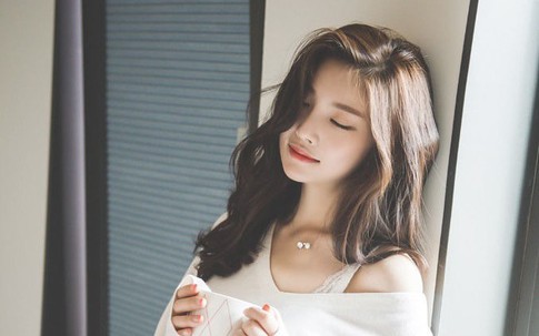 4 cung hoàng đạo nữ đào hoa: Không cần quá xinh 'vệ tinh' vẫn xếp hàng dài chờ đợi