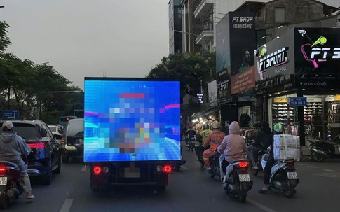Hà Nội: Xử phạt công ty quảng cáo 'di động' bằng màn hình LED trên thùng xe tải