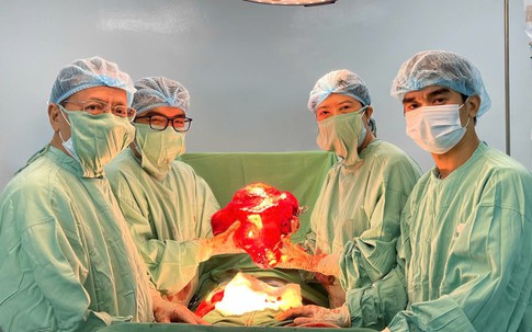 Phụ nữ mắc u xơ tử cung: Đừng chịu đựng khi có dấu hiệu này