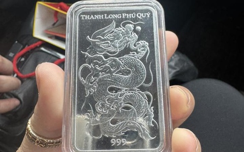 Giá bạc hôm nay ngày 30/10: Thị trường trong nước có dấu hiệu phục hồi sau phiên điều chỉnh giảm hơn 500.000 đồng/kg