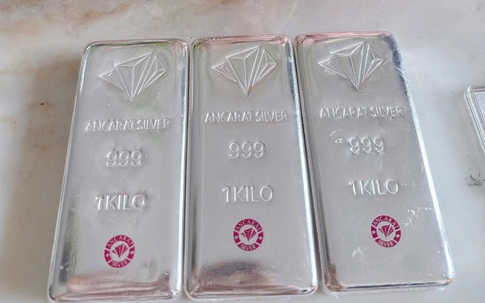 Giá bạc hôm nay ngày 31/10: Thị trường trong nước điều chỉnh lên 200.000 đồng/kg