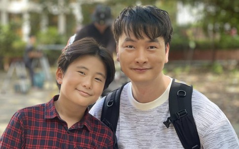 Bất ngờ trước sự giống nhau 'như đúc' giữa dàn diễn viên khi bé và trưởng thành trong phim 'Cách em 1 milimet'