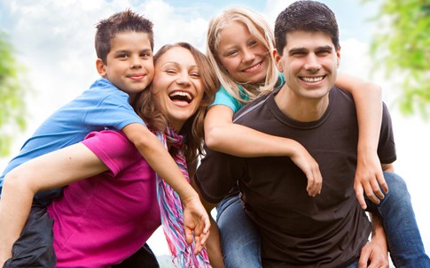 Có cha mẹ 'chống lưng' trong 4 thời điểm này, con cái cả đời ngẩng cao đầu bước