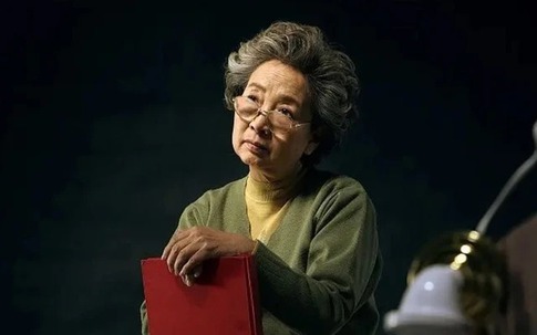 Dành nửa lương hưu đưa cho con dâu, tôi nhận ra mình đã sai lầm nhiều năm sau một câu nói của thông gia