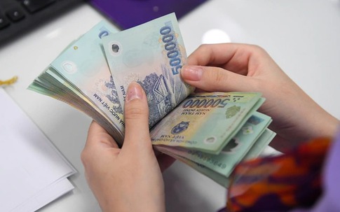 Tin sáng 12/11: Người lao động có thể nhận trợ cấp thất nghiệp tối đa 26,55 triệu đồng/tháng; Dùng điện thoại khi dừng đèn đỏ sẽ không bị phạt