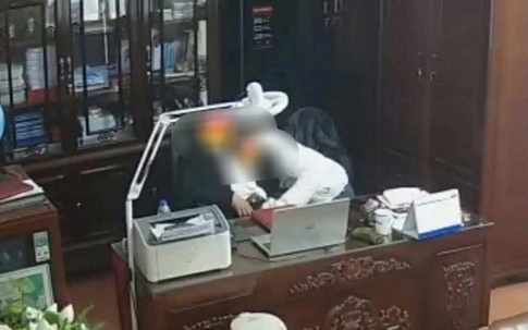 Người xuất hiện trong clip thân mật với phụ nữ ở Ninh Bình bị buộc thôi việc