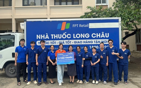 Long Châu tiêm miễn phí hơn 2.000 liều vắc xin uốn ván cho người dân Miền Trung chịu ảnh hưởng bão lũ