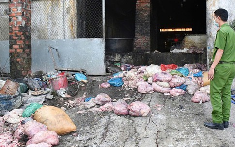 Cận cảnh cơ sở chế biến mỡ quy mô lớn, ẩn mình trong khu nghĩa trang