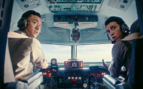 'Tử chiến trên không' rời rạp, doanh thu kém xa kỷ lục của 'Mưa đỏ'