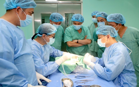 Tin sáng 18/11: Ca ghép gan xuyên Việt cứu sống bé 2 tuổi bị teo đường mật bẩm sinh; Không khí lạnh tràn về, Hà Nội rét nhất 12 độ