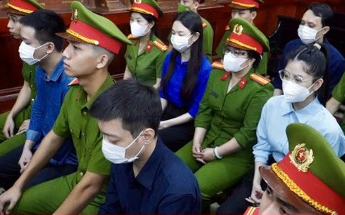 Hoa hậu Thùy Tiên, Quang Linh Vlogs, Hằng Du Mục lĩnh 2 năm tù