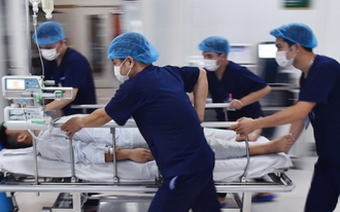 Người đàn ông phải mổ khẩn ở vùng kín từ sự chủ quan tự uống 2 viên giảm đau