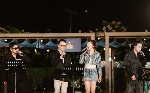 Hoàng Bách hát 'Chuyện chàng cô đơn' khép lại hành trình 'Chuyến xe âm nhạc xanh'