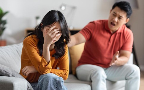 Bố mẹ chồng gọi lên vay 10 triệu, con dâu lỡ bảo 'không có tiền' và cái kết đầy bi kịch từ người chồng