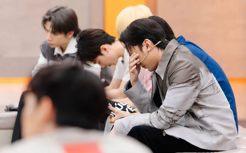 SOOBIN bật khóc khi thành viên đầu tiên bị loại khỏi 'Tân binh toàn năng'