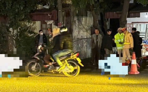 Va chạm với ô tô tải, hai mẹ con tử vong trong đêm