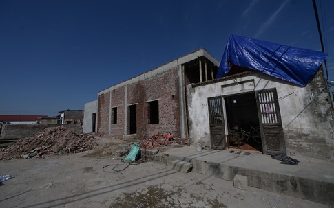 Những mái nhà 'đứng dậy' sau giông lốc ở Ninh Bình