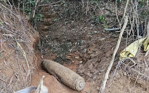 Phát hiện bom 'khủng’ sau mưa lũ