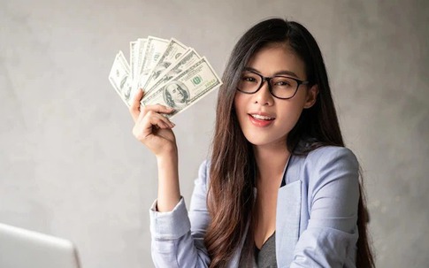 3 loại tiền người giàu hiếm khi tiêu nhưng người nghèo lại thích chi nhiều