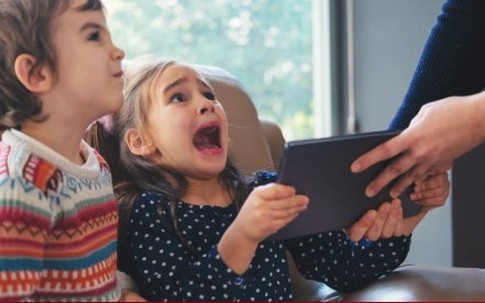 Cấm trẻ em sử dụng mạng xã hội: Câu chuyện 'nóng' của nhiều quốc gia